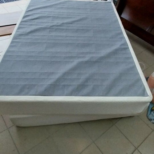 Semi-double American solid wood bed with mattress and base