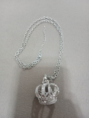 Crown necklace used, silver, 3D pendant with long chain