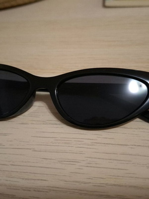 Sunglasses new black with horn frame
