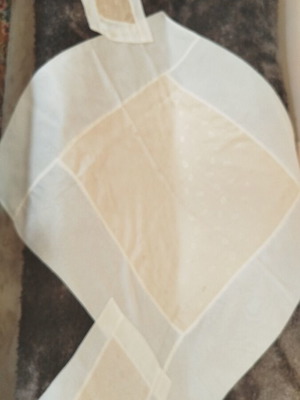 Table linen set with two smaller mats for table like new