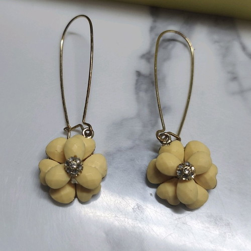 Dangling earrings like new with flower design and zircon