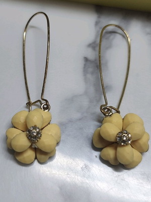 Dangling earrings like new with flower design and zircon