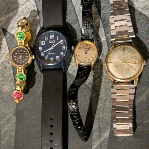 Σετ 8 ρολόγια χειρός μεταχειρισμένα Quartz Timex Peril Q&Q