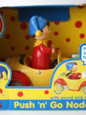 Noddy Push N' Go Car Golden Bear new