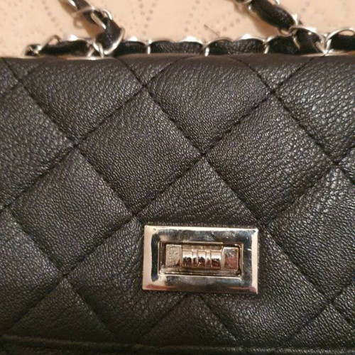 Black shoulder bag with chain like new