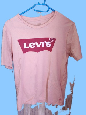 Levi's The Perfect Tee women's T-shirt like new, pink