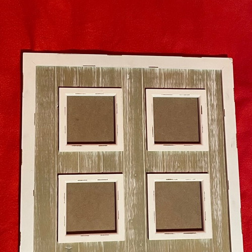 Photo frame for 4 small photos used