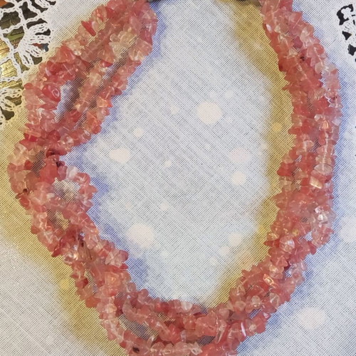 Vintage necklace with pink quartz like new, layered design