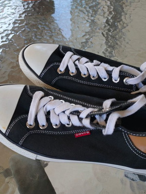 Levi Strauss All Stars μεταχειρισμένα, μαύρα casual παπούτσια νούμερο 44