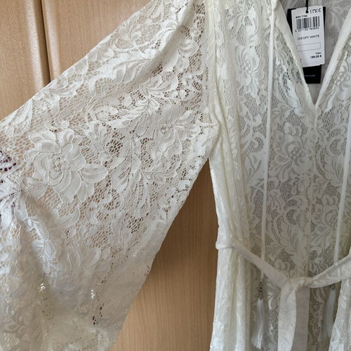 Mat long lace dress new with tag, size M/L, cream shade