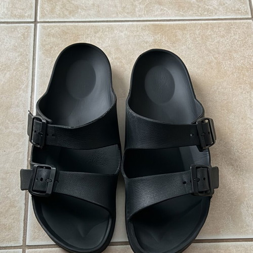 Men's slippers size 43, black