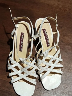 Women's sandals used, white, Haris Kazakos, size 37