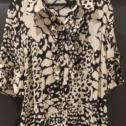Raxevsky women's black and white shirt like new, size XL