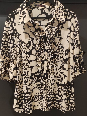 Raxevsky women's black and white shirt like new, size XL