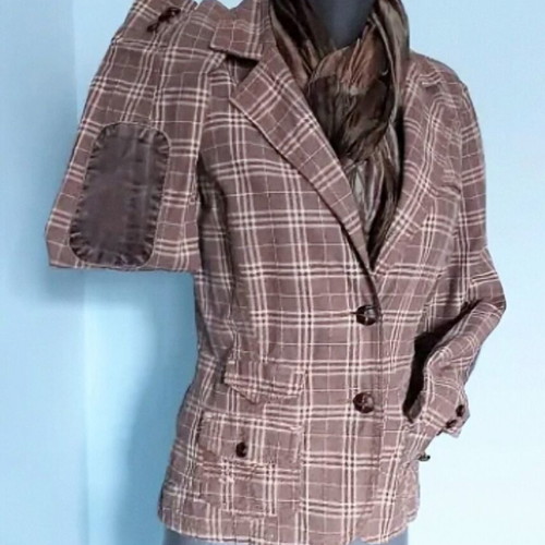 Only women's denim jacket like new, plaid, sizes S/M