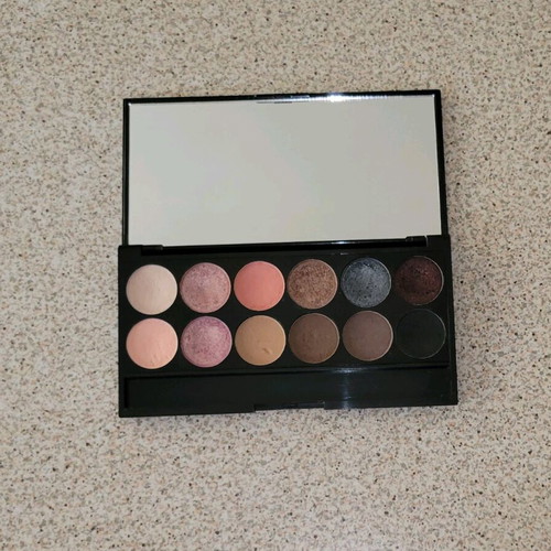 Sleek i-Divine Oh! So Special Palette like new