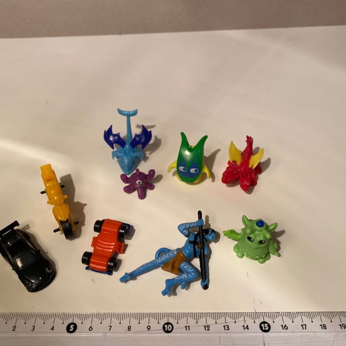 Set of 8 figures miniatures monsters and vehicles new