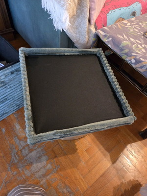 Poufs like new, 20 green and 5 beige