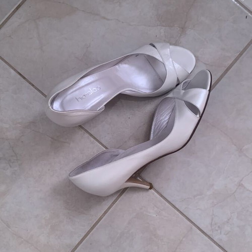 Haralas White Pearl Leather (Napa) Pumps Size 40 New