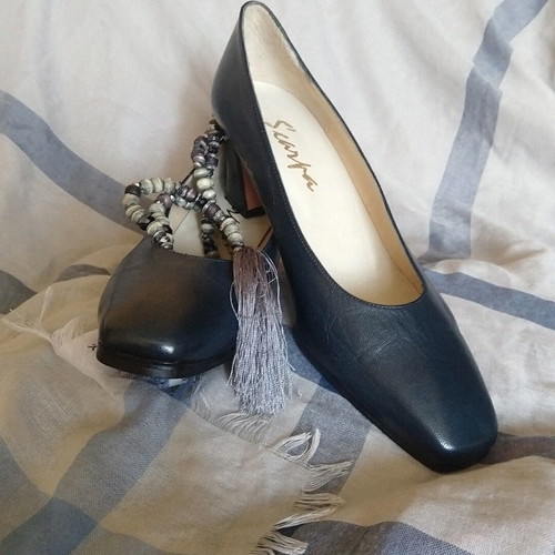 Scarpa Optimal leather high heels new, navy blue
