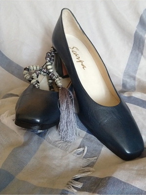 Scarpa Optimal leather high heels new, navy blue