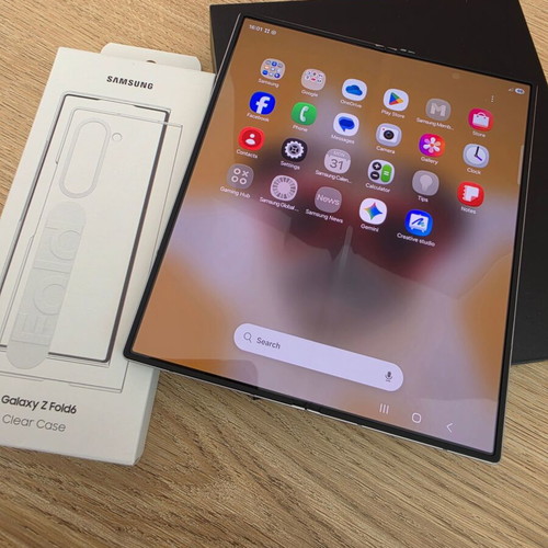 Samsung Galaxy Fold 6 512GB Silver used with accessories and new parts