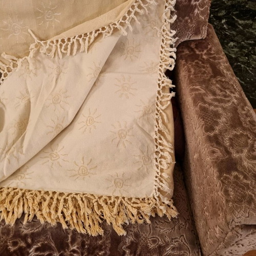 Sofa throws like new, size 2.20m x 1.70m