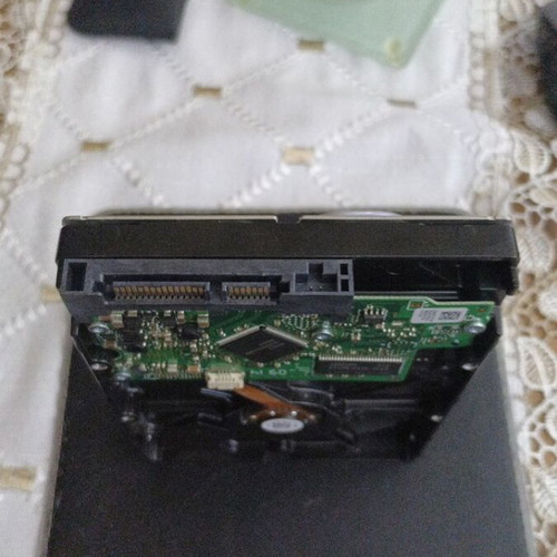 Hitachi Deskstar 500GB SATA 3.0 hard drive like new