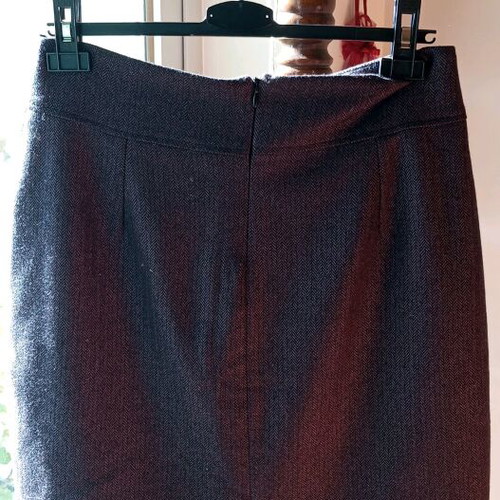 Woolen women's skirt size M like new