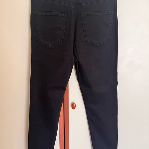 Stradivarius black jean No40 like new, unworn