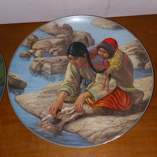 People of the Midnight Sun decorative plates by Nori Peter like new, Kaizer porcelain