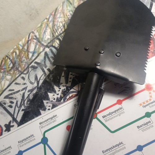 Folding shovel, two-in-one, convenient