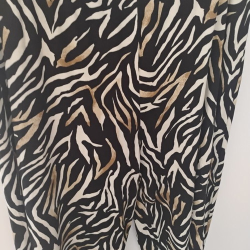Short pants like new, size L, elastic fabric