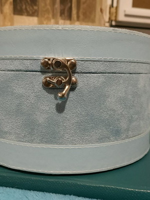Storage box new velvet with storage space