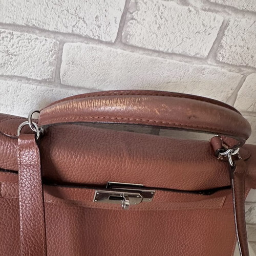 Shoulder bag tan color like new
