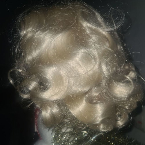 Short blonde curly wig new, large wavy flip style