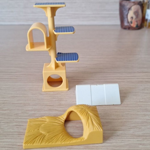 Playmobil pet equipment set like new