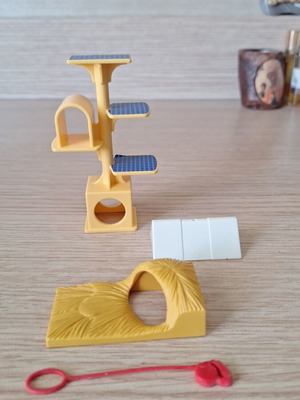 Playmobil pet equipment set like new
