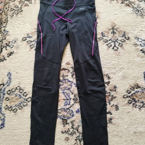 H&M sports leggings like new, black with purple details, size S