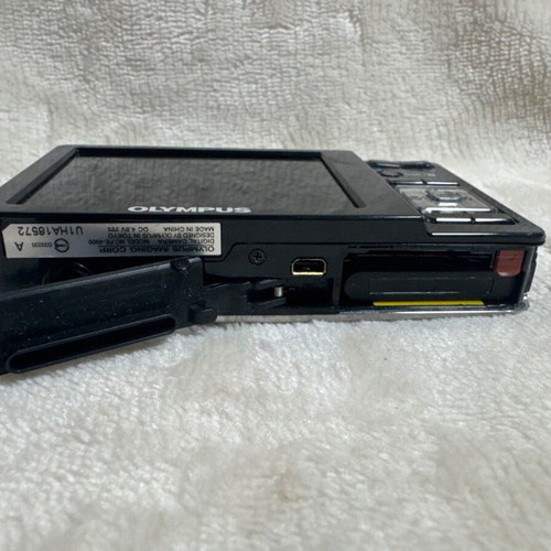 Olympus fe-5030 digital camera like new