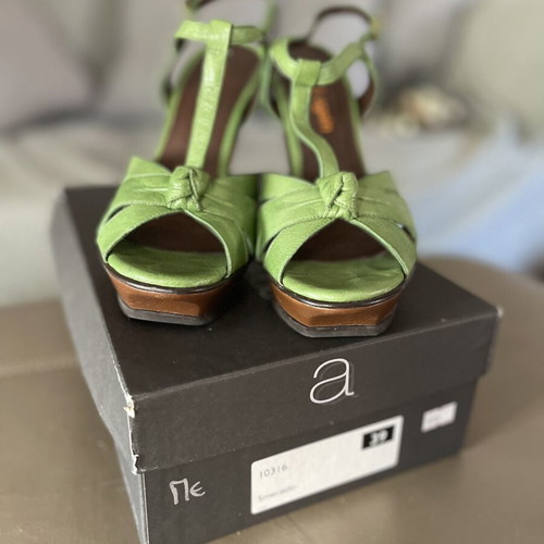 Leather sandals like new, green, size 39, again & again