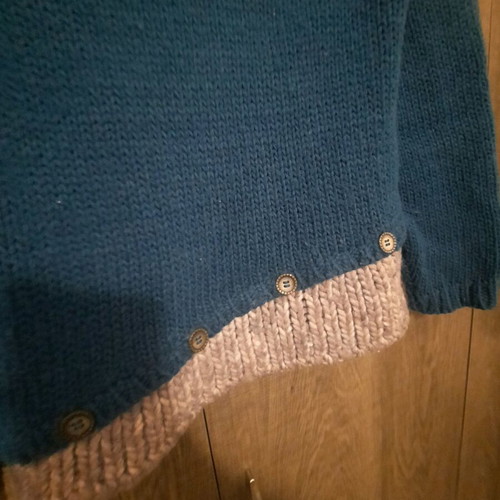 Lioutas sweater like new with unique petrol gray design