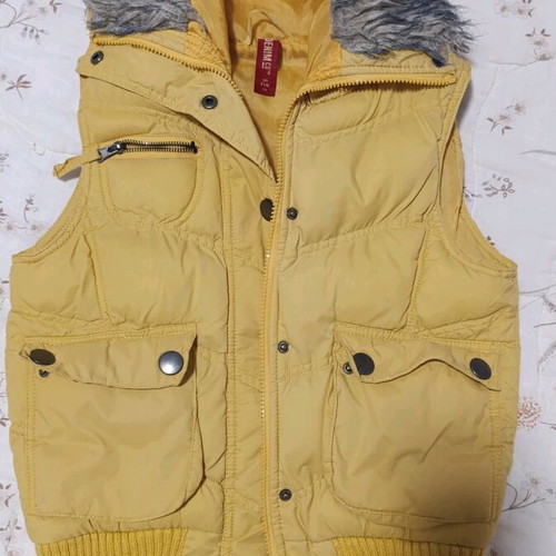 Yellow Denim vest jacket like new, size S