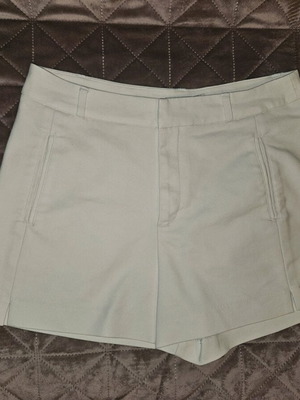 White Stradivarius shorts used size M 38 10