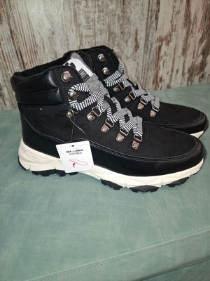Sneaker boot new with fleece lining, removable sole, Safety Jogger