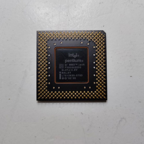Intel Pentium MMX 200 MHz Desktop CPU Processor SL27J like new