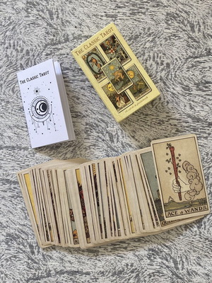 Classic Tarot Cards with Guidebook new