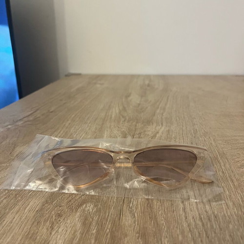 Shein cat-eye sunglasses like new, beige frame with brown lenses