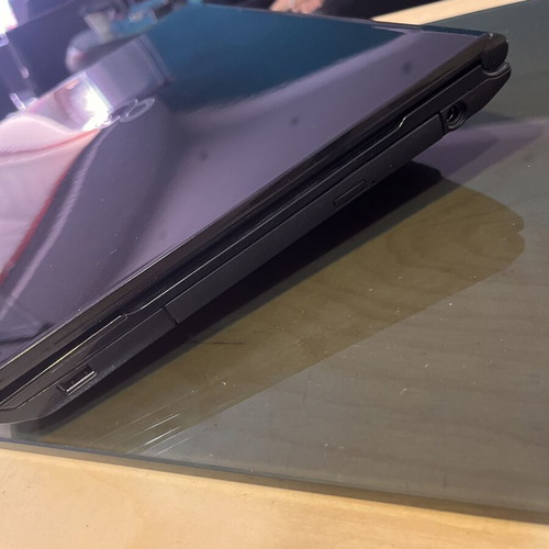 Laptop Fujitsu 15.3 inch like new, Intel Core i3, 8GB RAM, 256GB SSD