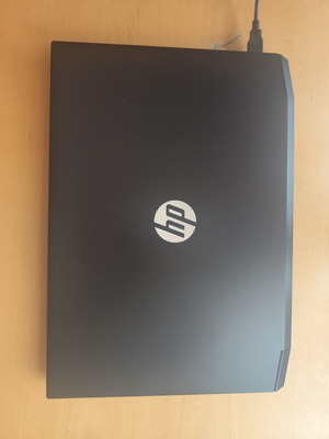 4 μεταχειρισμένα laptop με αξεσουάρ, HP Pavilion, Dell Inspiron, HP Stream